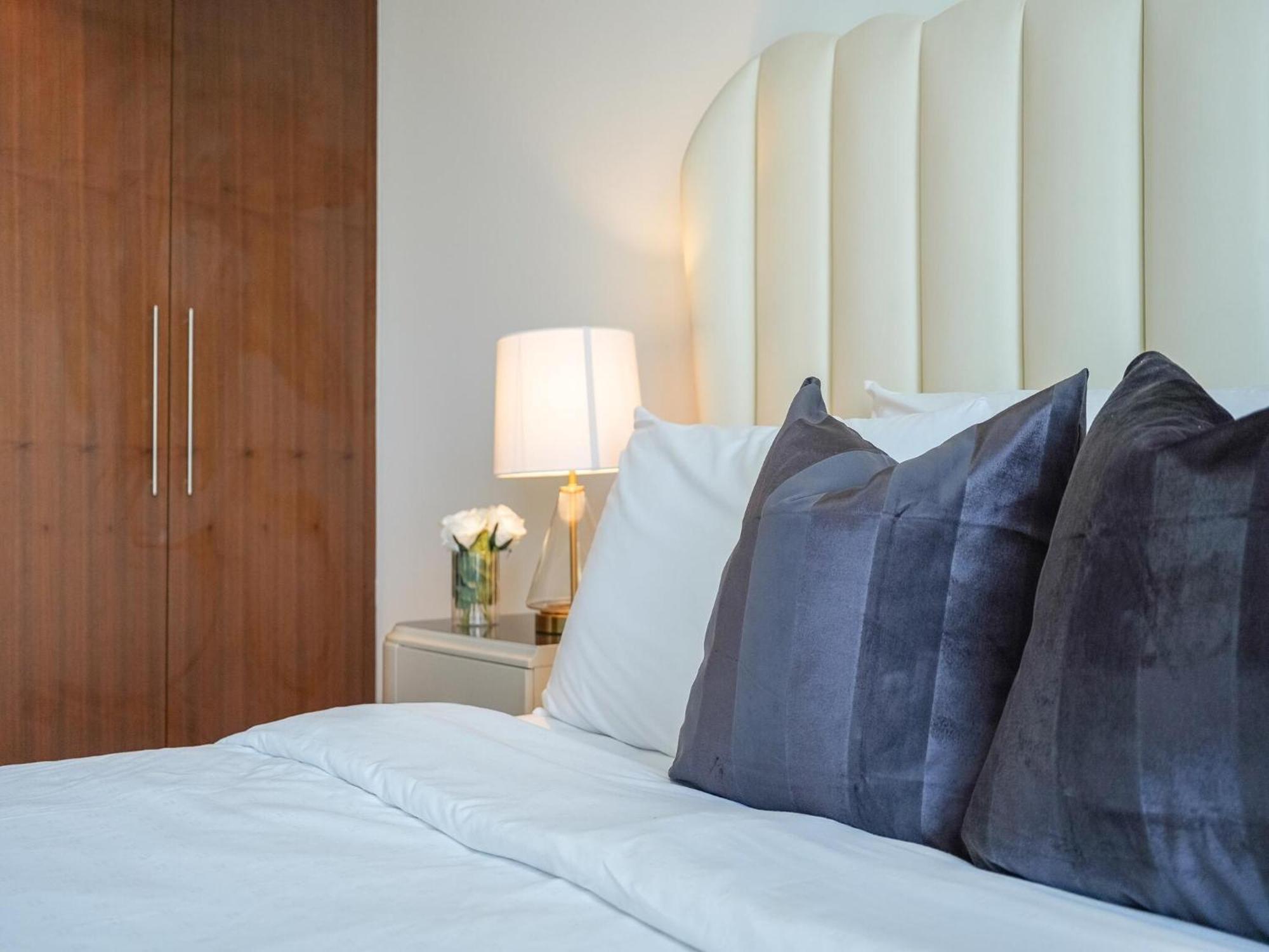 Luxurious Stylish Apartments Across Dubai Mall Burj Khalifa City Views Exteriör bild