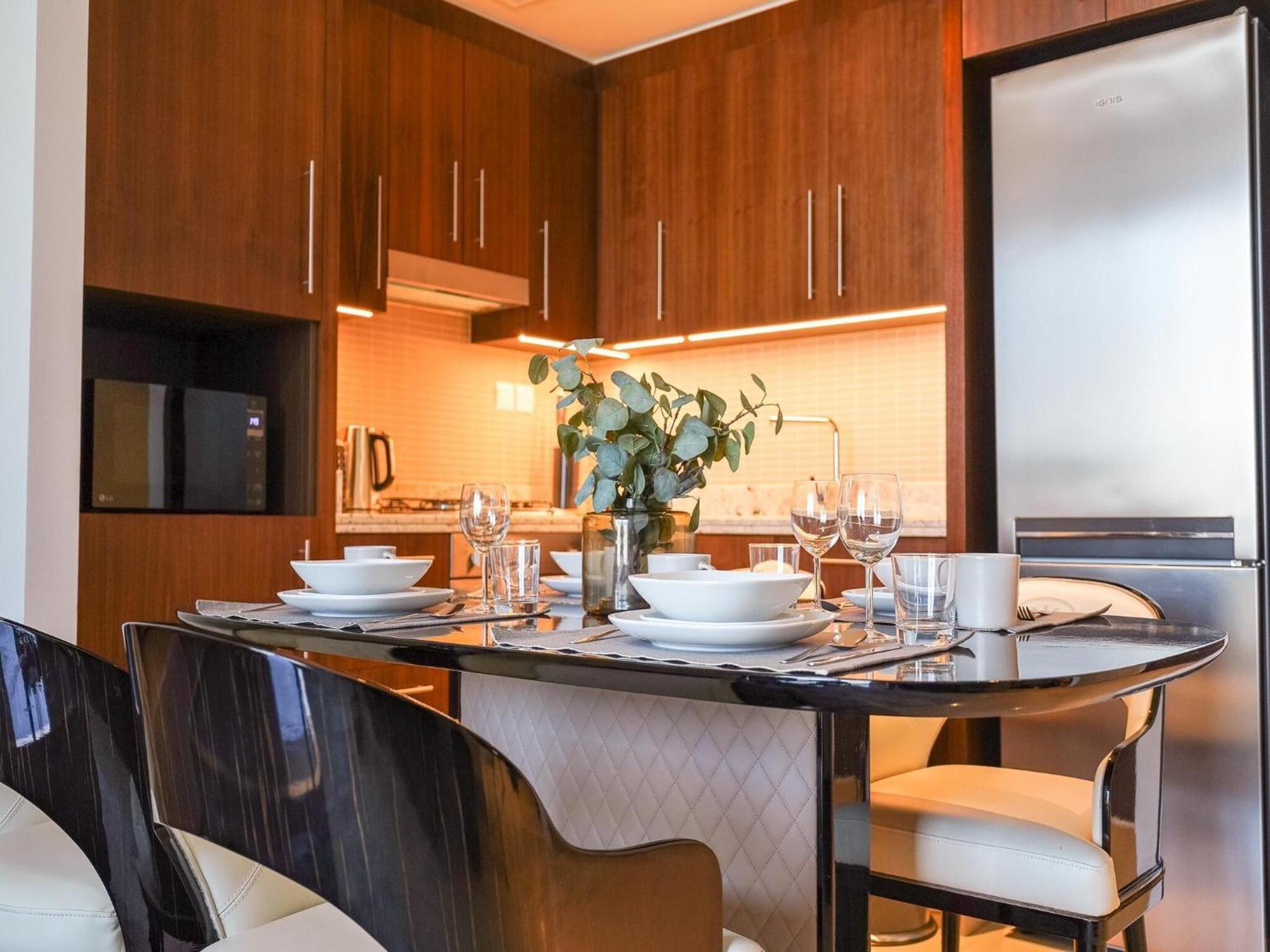 Luxurious Stylish Apartments Across Dubai Mall Burj Khalifa City Views Exteriör bild